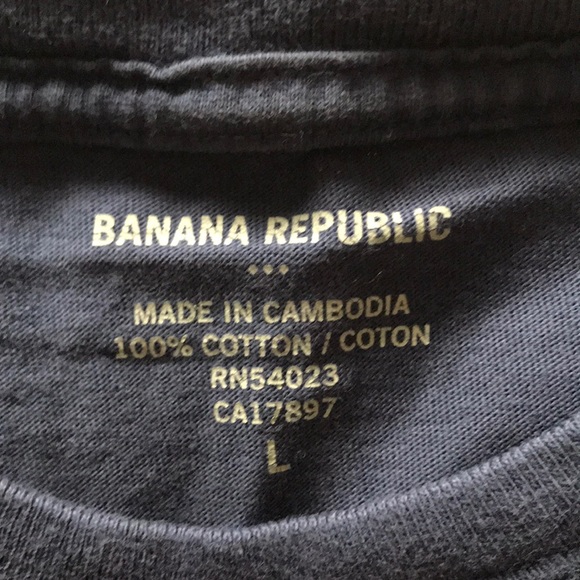 M Banana Republic Graphic Tee - Picture 3 of 3